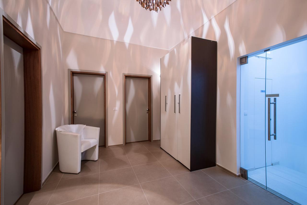 לינה וארוחת בוקר גאליפולי Palazzo Perla מראה חיצוני תמונה