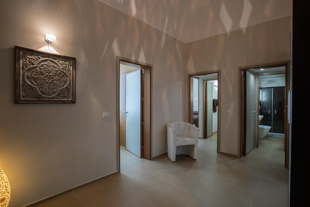 לינה וארוחת בוקר גאליפולי Palazzo Perla מראה חיצוני תמונה